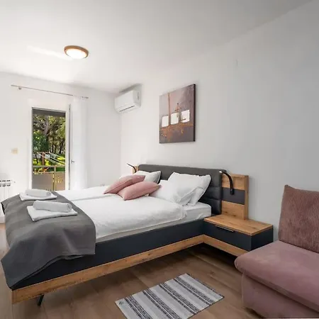 Casa Ada By Briskva Willa *