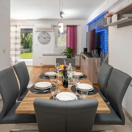 Willa Casa Ada By Briskva